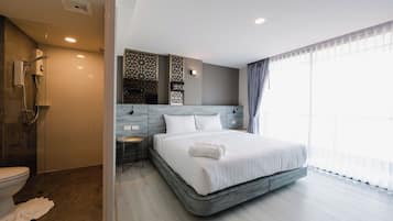 Escritorio, wifi gratis y ropa de cama