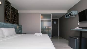 Standard Double Room, River View | Desk, WiFi (free), bed sheets