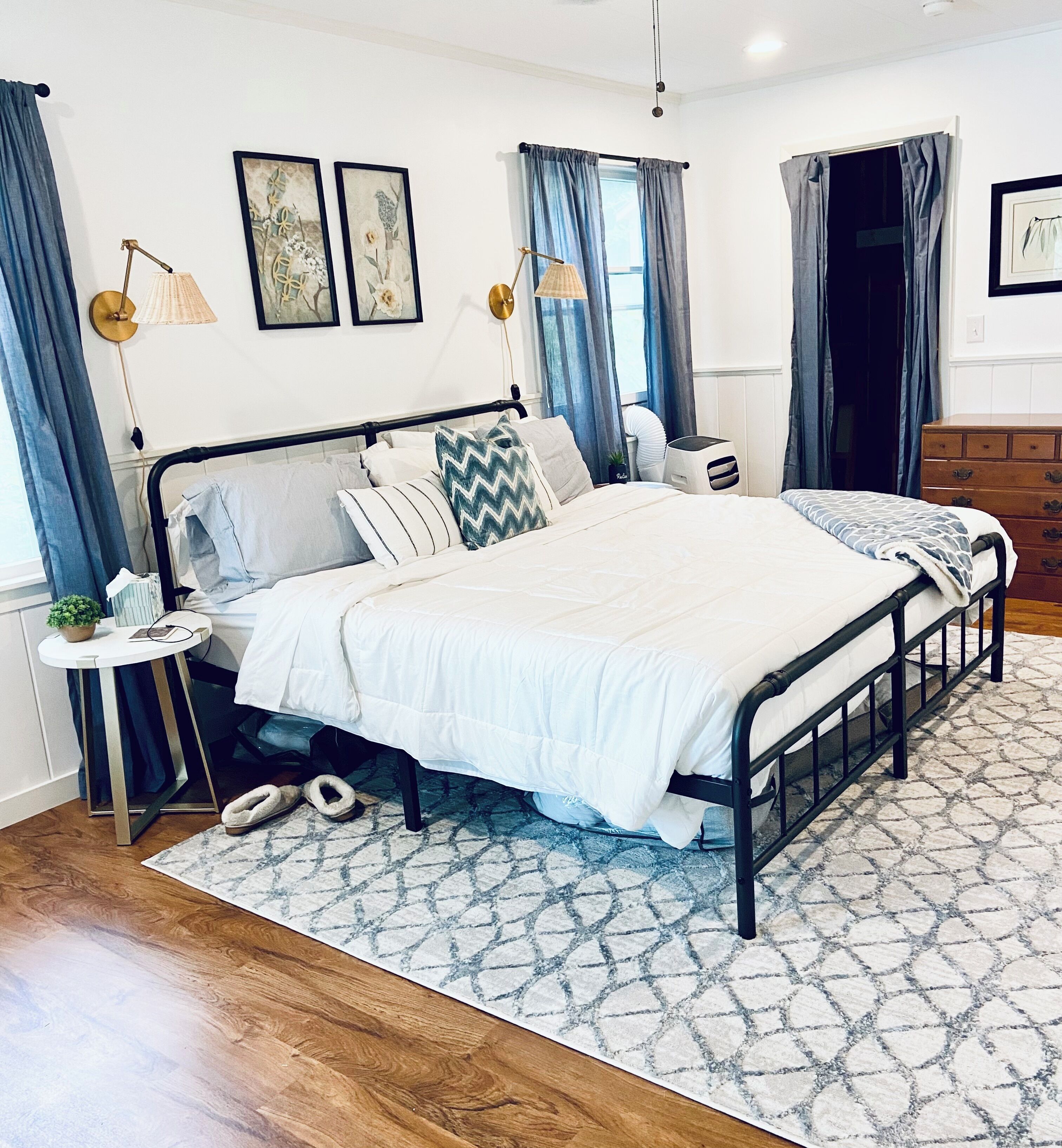 1 bedroom, travel cot, free WiFi, bed sheets