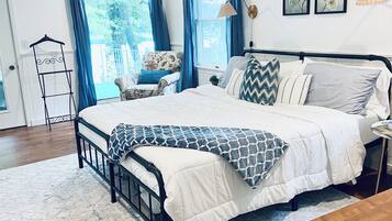 1 chambre, lit parapluie, Wi-Fi gratuit, draps fournis