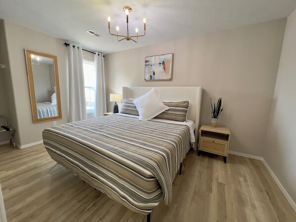 4 bedrooms, desk, iron/ironing board, travel crib