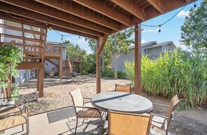 Outdoor dining - Timber Point Lodge-Indian Point (Branson)