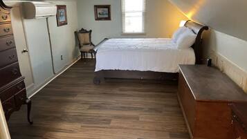 5 bedrooms, free WiFi, bed sheets