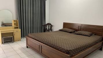Deluxe Room, Terrace | Desk, free WiFi, bed sheets
