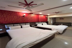 Family Room | Desk, free WiFi, bed sheets - Hotel Royal Park Residency (Navi Mumbai)
