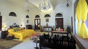 Royal Suite | Minibar, in-room safe, desk, laptop workspace - Fort Barli (Bhinai)