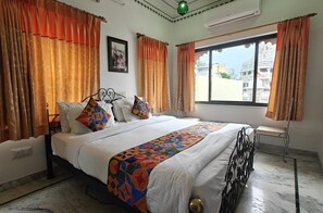 Deluxe Room | Egyptian cotton sheets, premium bedding, down duvets, pillow-top beds - Hotel Baba Palace (Udaipur)
