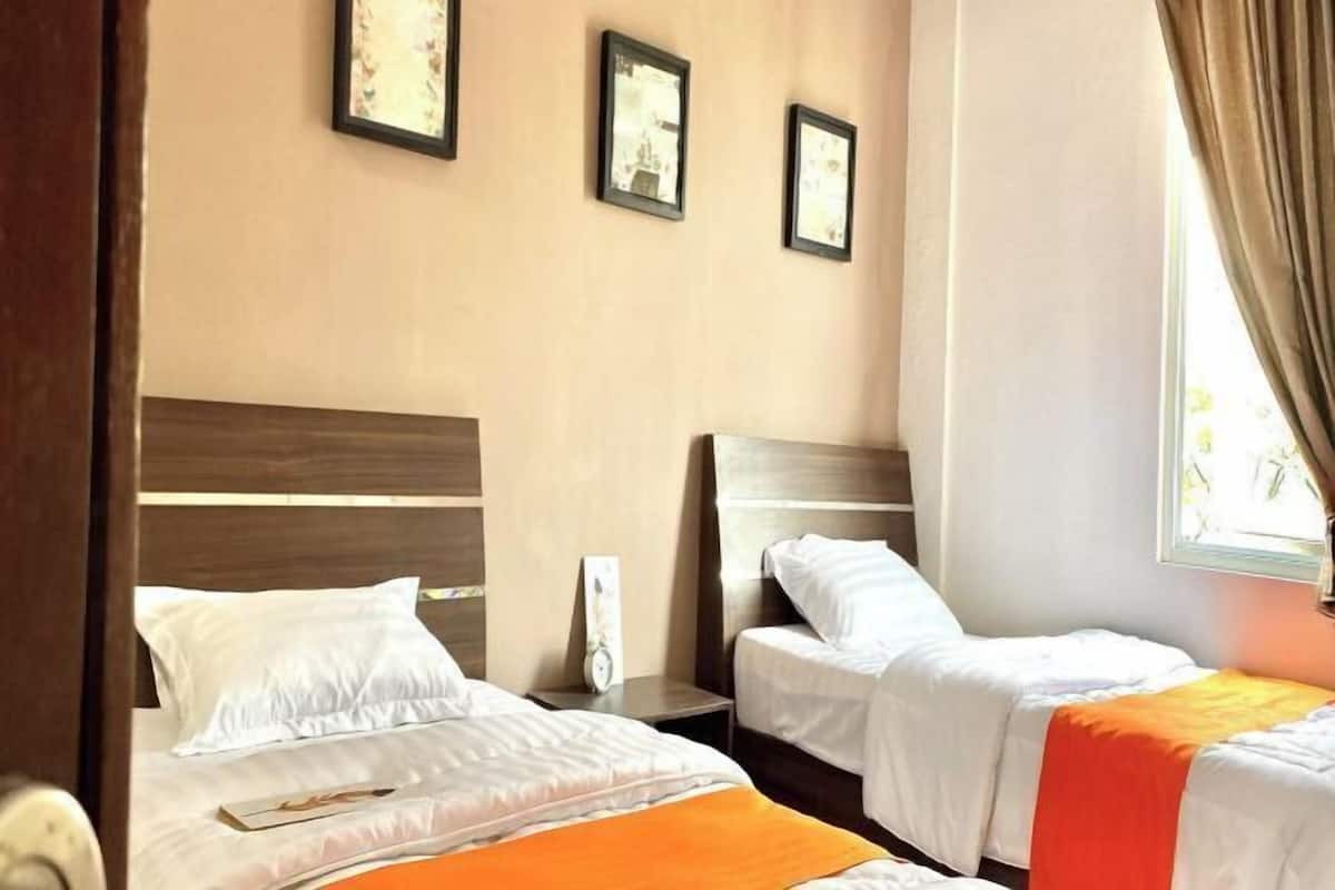 Desk, free WiFi, bed sheets