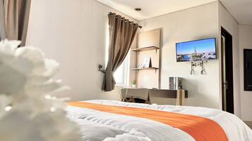 Deluxe Double Room | Desk, free WiFi, bed sheets