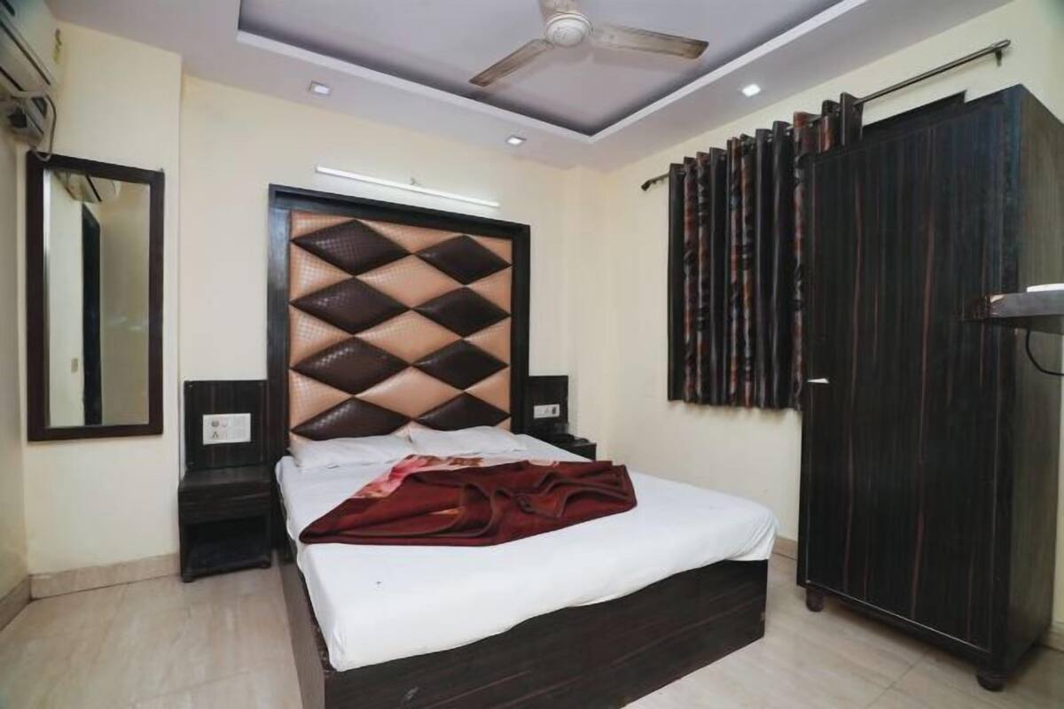 Bureau, fer et planche à repasser, Wi-Fi gratuit, draps fournis