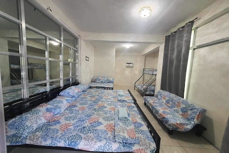 Deluxe Room | Desk, free WiFi