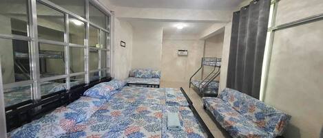 Deluxe Room | Desk, free WiFi