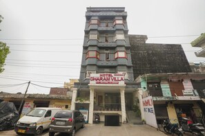 Exterior - Dharam Villa Guest House Near Sector 15 Metro Station (Noida)