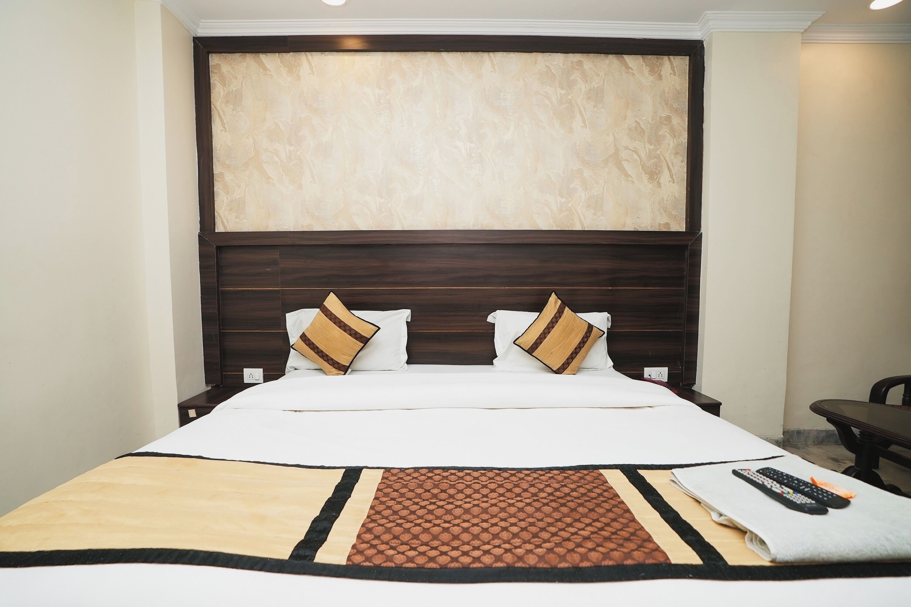 Deluxe Room | Desk, free WiFi, bed sheets