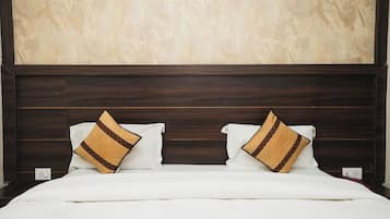 Deluxe Room | Desk, free WiFi, bed sheets