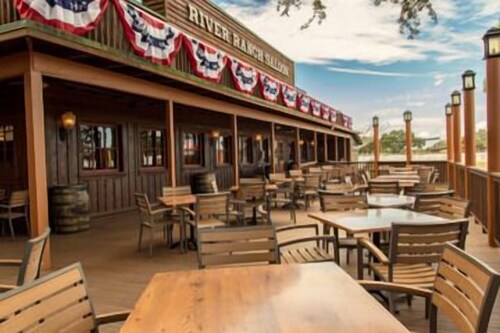 Paradise Place Waterfront Campsite River Ranch! 445