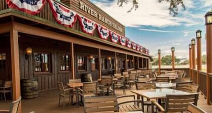 Paradise Place Waterfront Campsite River Ranch! 445