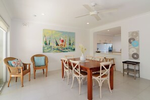 Dining - Unit 30 - 3 Bedroom Deluxe Waterfront (Noosa)
