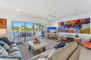 TV - Unit 34 - 3 Bedroom Deluxe Waterfront (Noosa)