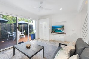 TV - Unit 49 - 2 Bedroom Gardenside (Noosa)