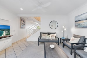 TV - Unit 49 - 2 Bedroom Gardenside (Noosa)