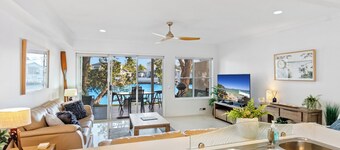 Unit 9 - 3 Bedroom Deluxe Waterfront