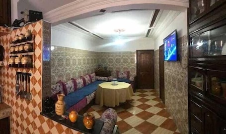 Romantic Apartment | In-room dining