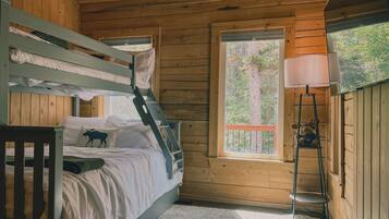 2 bedrooms, in-room safe, iron/ironing board, travel crib