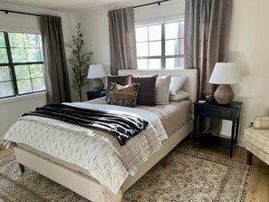 2 habitaciones, escritorio, tabla de planchar con plancha y wifi 