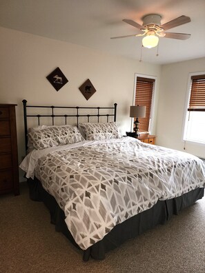 2 dormitorios, tabla de planchar con plancha, wifi y ropa de cama