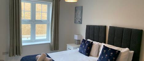 2 quartos, ferros/tábuas de passar roupa, Wi-Fi, roupa de cama