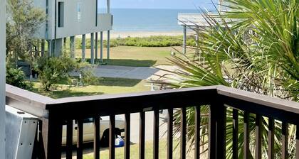Cozy Beach House - short walk to the water, quiet neighborhood.