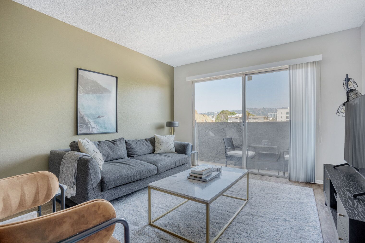 Outstanding Beverly Hills 1BR w/ Courtyard, nr Shopping, by Blueground