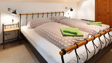 1 bedroom, free WiFi, bed sheets