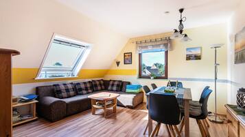 Fernseher, DVD-Player, Stereoanlage