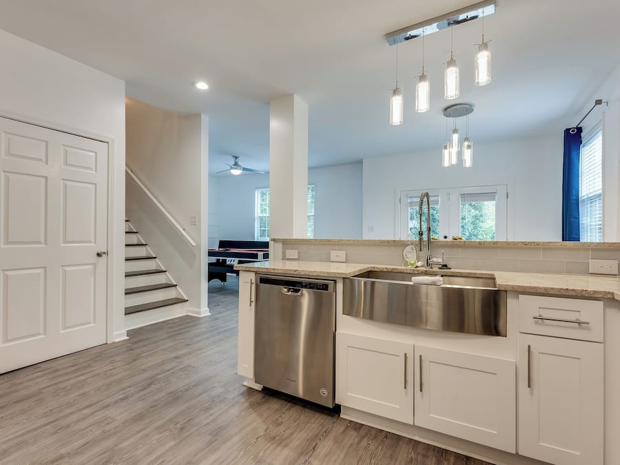 Classic House | Private kitchen | Full-sized fridge, microwave, oven, dishwasher