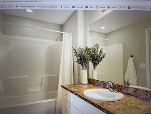 Hair dryer, towels, soap, shampoo - Beautiful Cape Coral home with heated salt water pool and spacious lanai. (Cape Coral)