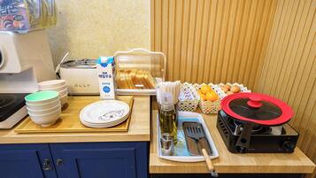 Free daily self-serve breakfast