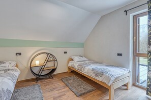 2 bedrooms, iron/ironing board, free WiFi, bed sheets