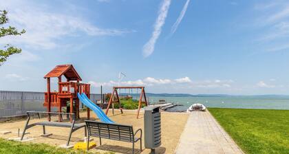 Lake Side Luxury-Steps To The Lake Lela, Balatonlelle, Hungary