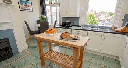 A beautiful coastal holiday home, ideally situated in the heart of Tynemouth Village.