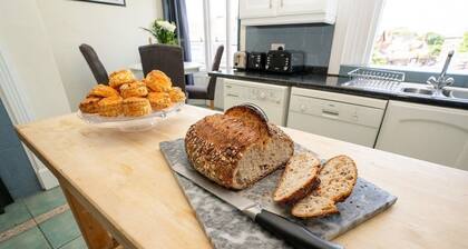 A beautiful coastal holiday home, ideally situated in the heart of Tynemouth Village.