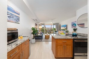 Fridge, microwave, oven, stovetop - MV 3202 Remodel Condo Near Year Round Sandy Beach (Kihei)