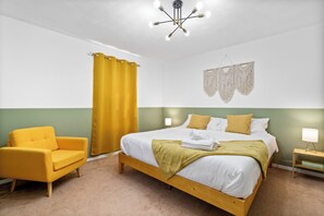 3 bedrooms, desk, iron/ironing board, WiFi