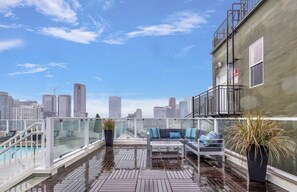 Property grounds - Iconic Heart of DTLA Loft with Rooftop Pool/Jacuzzi/Skyline (Los Angeles)