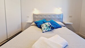 1 bedroom, iron/ironing board, internet, bed sheets