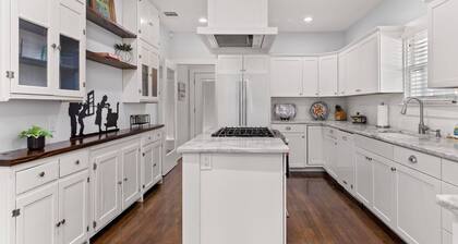 Free Fun Included | Near Zoo, Pearl District & Riverwalk | Charming Historic Casa in Midtown