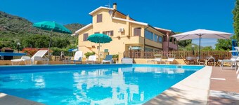 VILLA MIMOSA - VILLA MIMOSA CON PISCINA