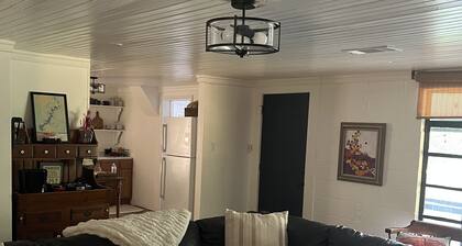 Cozy cabin, easy lake access, Ridge Route, Lake Tenkiller-close to Fin & Feather