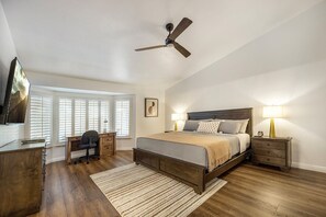 4 bedrooms, desk, iron/ironing board, free WiFi - Beautiful White House Retreat (Las Vegas)